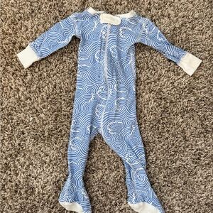 The Beaufort Bonnet Company TBBC Footie Pajamas in Blue Wave